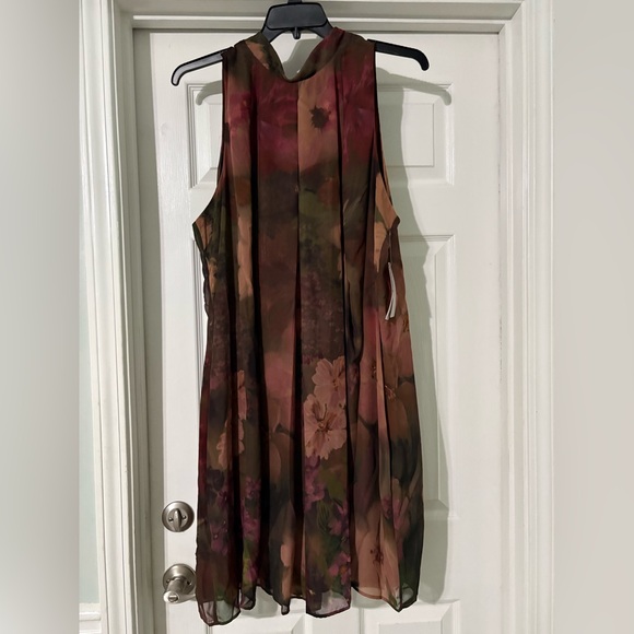 Dress - Picture 1 of 3